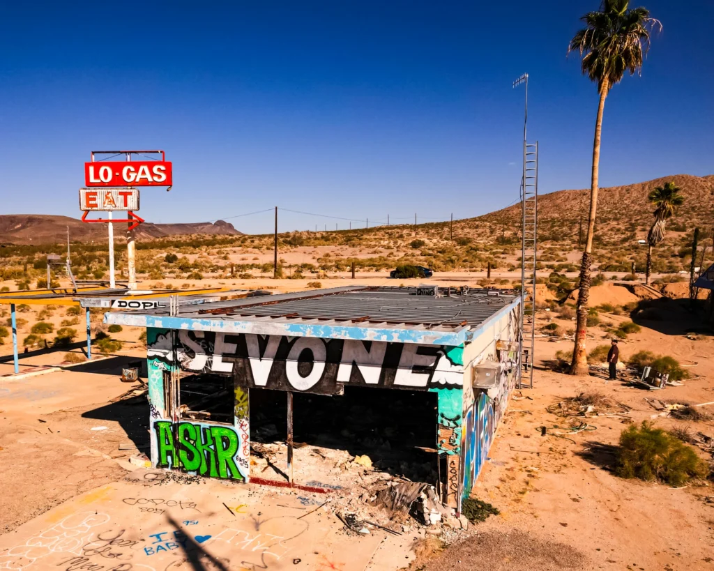 LO * GAS * EAT, photograph by Lisa Marie Cirincione